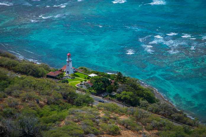 A spectacular view of a lighthouse in Honolulu